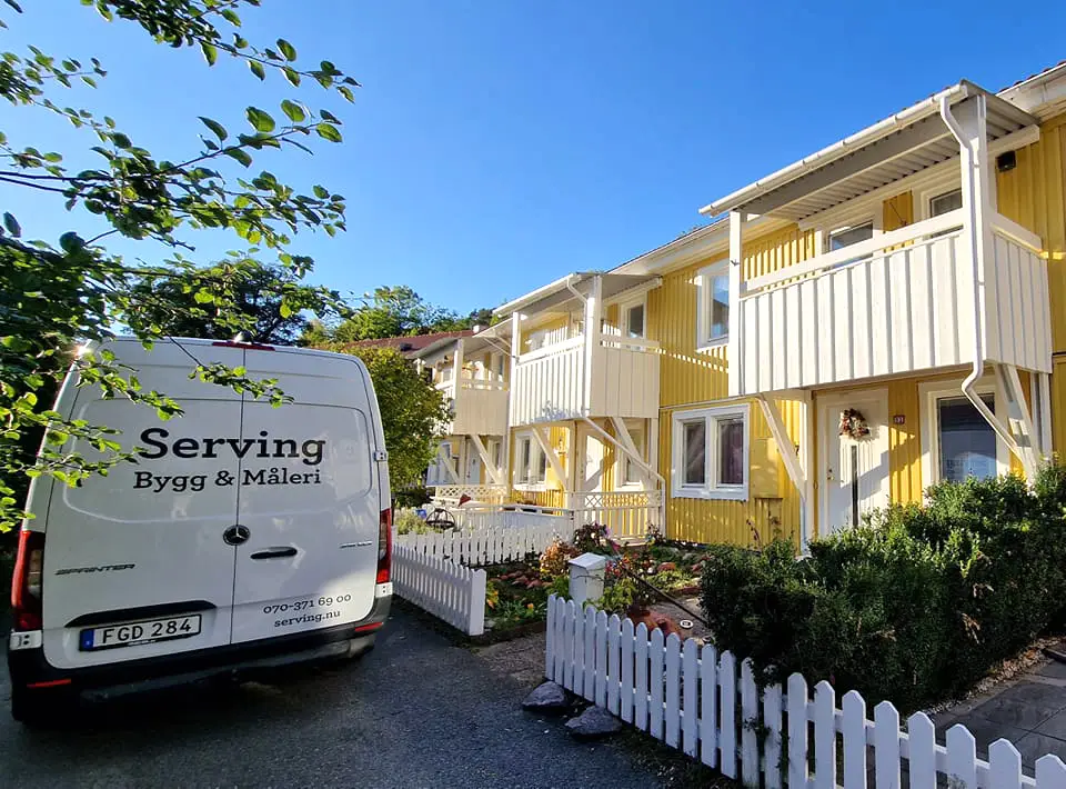Byte av fasad och målning av balkong